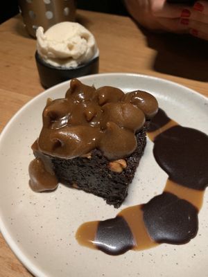 Best brownie I’ve ever had 👍🏾👍🏾Ridiculously decadent 👌🏽 at Vegie Bar in Fitzroy