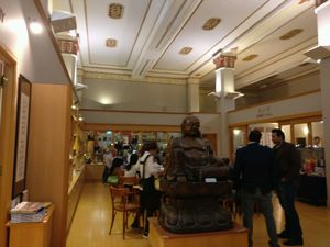 peaceful lunch spot at Fo Guang Yuan in Melbourne