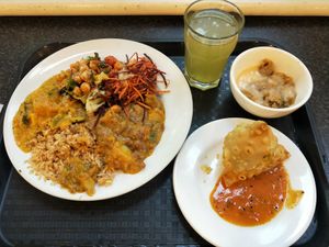 Curry and salad set w. Samosa at Gopals in Melbourne