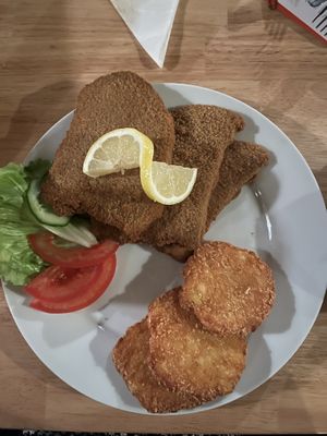 Veganes Wiener Schnitzel mit Kartoffelrösti #Veganuary at Rupp's Vegetarisches Pub   in Vienna