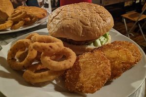 Millet burger menu at Rupp's Vegetarisches Pub   in Vienna