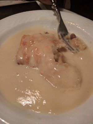 apfelstrudel in vanilla sauce at Rupp's Vegetarisches Pub   in Vienna