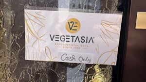 Cash only  at Vegetasia in Vienna