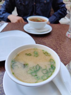 Miso & Süß-Sauer-Suppe (ohne Ei möglich) at Xu's Cooking in Vienna