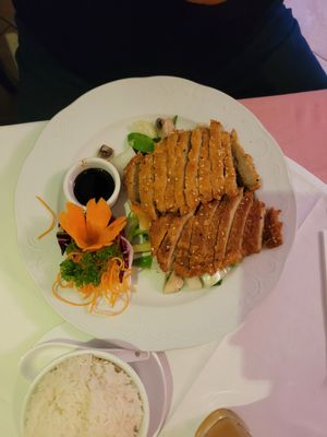 Vegan duck with vegetables at Xu's Cooking in Vienna