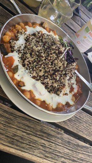 Chickpea bowl at Hollerei in Vienna