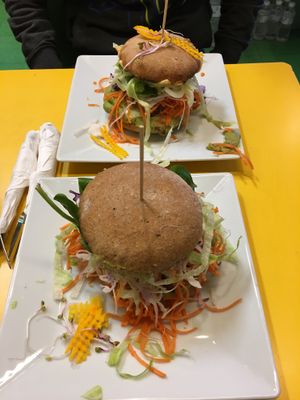 Vegane Burger at Lombardia Cafe in Antwerpen