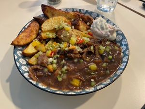 Dirty wedges vegan stofvlees  at Greenway in Ghent