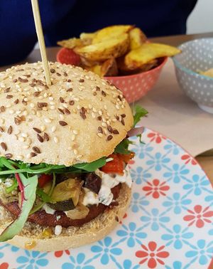 Red pepper burger & potato wedges at Greenway in Ghent