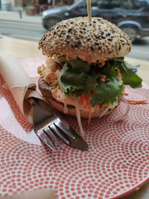 Magic mushroom burger (10,80€) at Greenway in Ghent