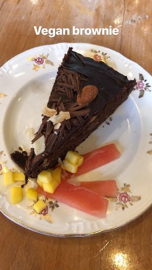 Vegan brownie at Lekker GEC in Ghent