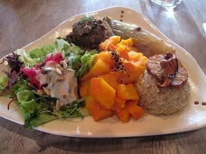 lunch (2013) at De Graankorrel in Oostende