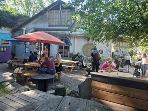 Outdoor seating at Morgenstedet in Copenhagen