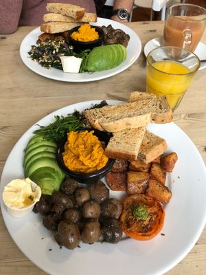 Green Breakfast  at Wai Kika Moo Kau in Brighton