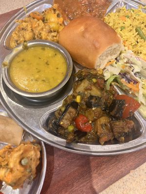 Zu jedem Menü gibt es Brot dazu    at Govinda's in London