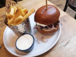 BBQ burger at Mildreds - Soho in London
