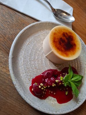Creme brulee at Mildreds - Soho in London
