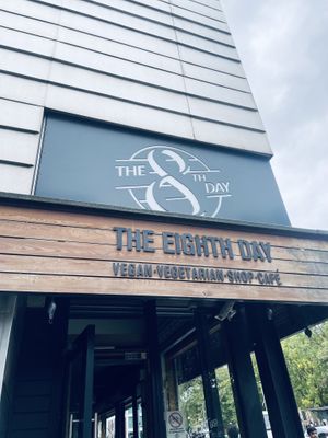 Outsidee  at The 8th Day in Manchester