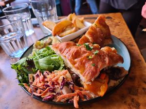 Focaccia, wedges and salad 😊  at Herbies in Exeter