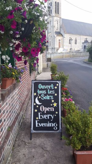 Ouvert tous les soirs at La Maison du Vert in Ticheville