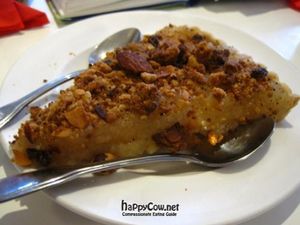 Vegan apple crumble. Delicious and refreshing. Not too sweet. at Guen Mai in Paris