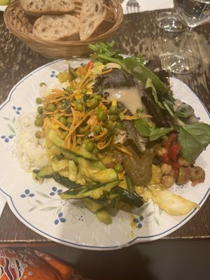 Plate piled high   at La Faim des Haricots - Puits Vert in Toulouse