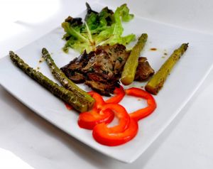 Asparagus and oyster mushrooms at Manger Autrement in Toulouse