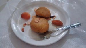 Cardamom cake at Manger Autrement in Toulouse