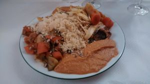 Hot and cold buffet: vegan couscous, leek pie, lentils cream, endive with sweet sauce, braised fennel at Saveurs Bio in Toulouse