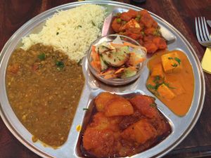 Der Mittags- Mischteller  at Satyam in Berlin