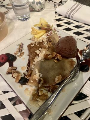 Almond Crêpes with chocolate ice cream   at Radieschen in Darmstadt