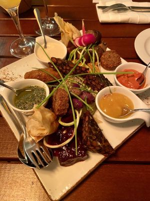 vegane Vorspeisenplatte  at Radieschen in Darmstadt