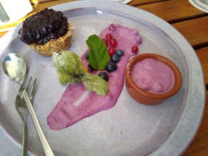 Blueberry pie at Radieschen in Darmstadt