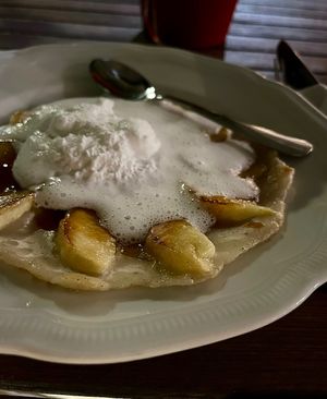 Karamellisierter Pfannkuchen mit Apfel  at Hiller in Hannover