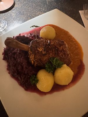 Hähnchenkeule  at Hiller in Hannover