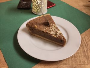 Vegan cinnamon almond cake at Ignaz in Munich