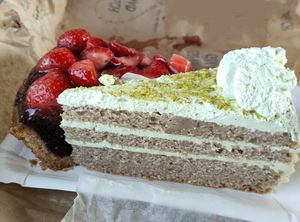 Pistachio cake at Ignaz in Munich