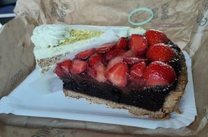 Chocolate and strawberry cake at Ignaz in Munich