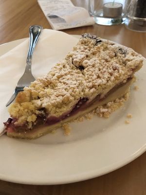 Zwetschgenkuchen vegan   at Prinz Myshkin City in Munich