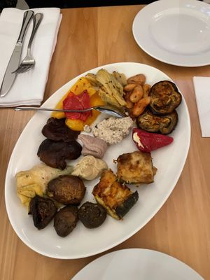 Vegan sharing platter   at Prinz Myshkin City in Munich
