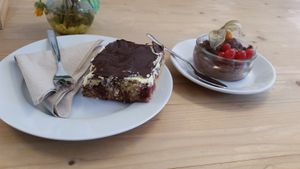 Vegane Donauwelle at CafeBistro Mundial in Hagen