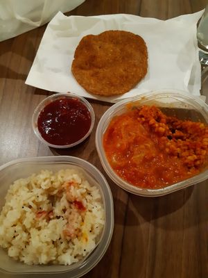 Menu option 2? 2 mains with rice and Indian bread, chutney and lemonade at Govinda I in Budapest