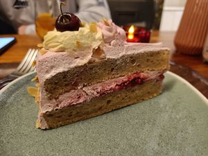 Another pic of the cake, it was 😋😋 at Cornucopia in Dublin