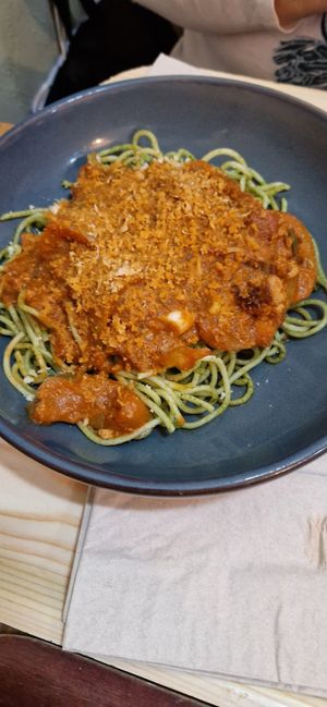 Pasta pesto con boloñesa de tofu at Cornucopia in Dublin