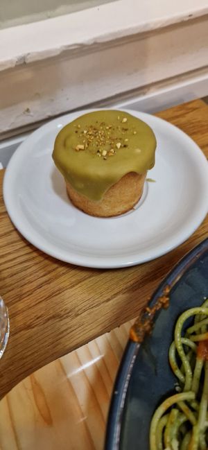 Pastelito de almendra y pistacho at Cornucopia in Dublin