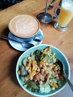 Dirty Chai & Salatbowl at Cornucopia in Dublin