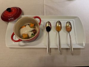 "Travel Notes" (vegan version) — Fondue with three different condiments at Joia Alta Cucina Naturale in Milan
