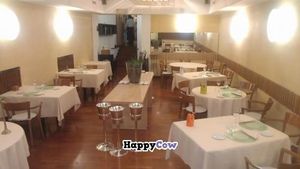 Dining area at Joia Alta Cucina Naturale in Milan