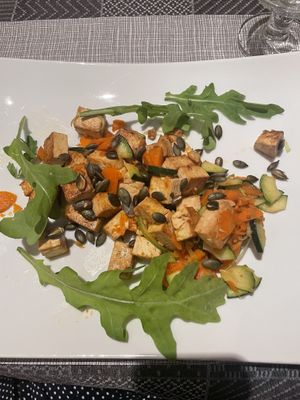 Spezzatino di tofu con verdure e semi di zucca  at Clorofilla in Bologna