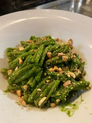 Pasta con zucchine e mandorle at Un Ramerino in Florence